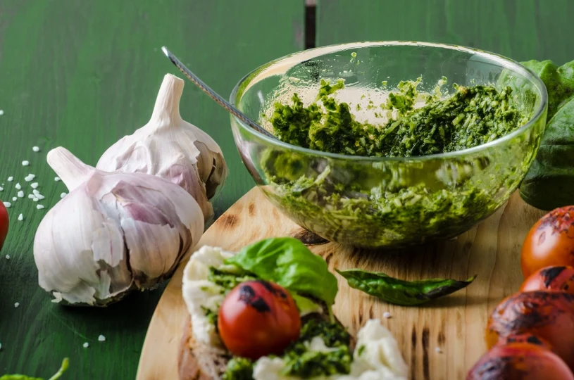 Salsa verde – włoski zielony sos do makaronu bez śmietany i masła
