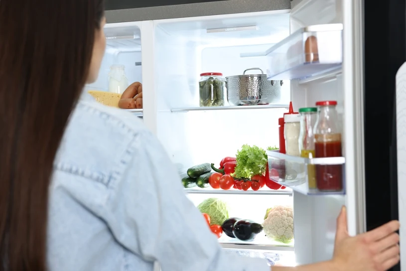Opening the fridge for no reason? It's an emotional signal, not hunger