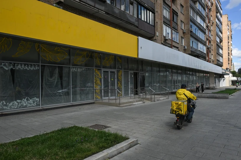 Małe biznesy w Rosji upadają przez wojnę, podatki i inflację