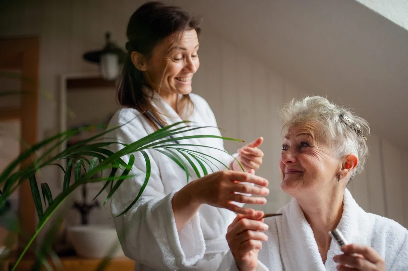 Aloe vera gel as a moisturiser: how to use it on mature skin
