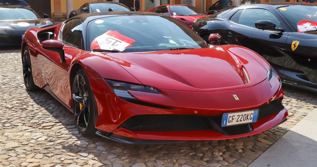 114 km/h w centrum miasta. Ferrari za 1,8 mln zł w rękach policji
