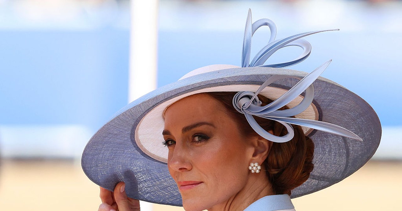 Odmładza dłonie i zachwyca elegancją. Oto ulubiony manicure księżnej Kate