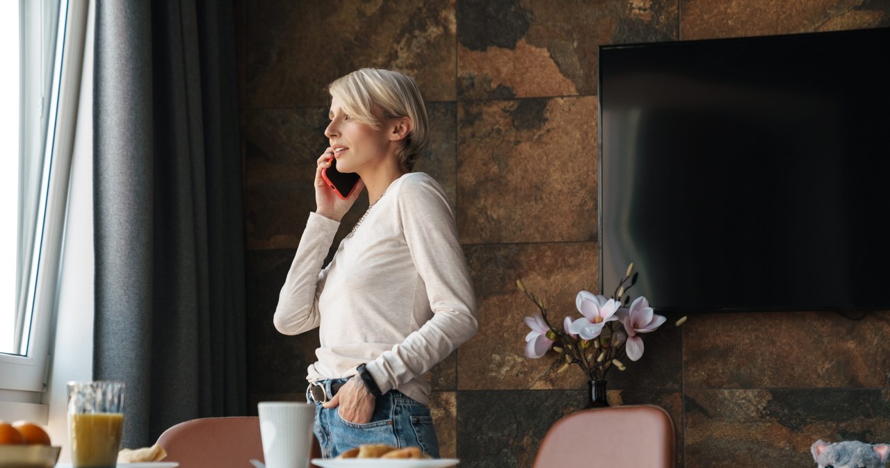 Ten odruch ma większość z nas. Zaczyna się zaraz po odebraniu telefonu
