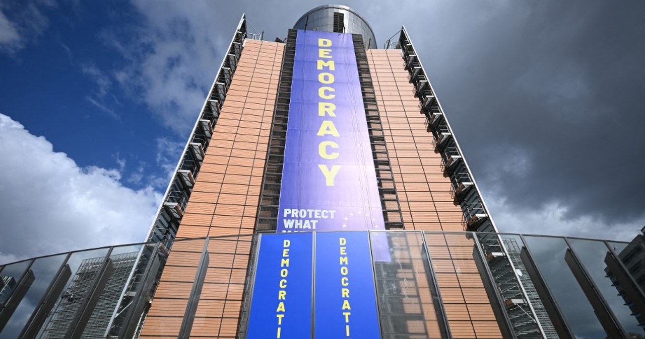 Ujawniają węgierską sieć szpiegowską. "Atakowała urzędników UE"