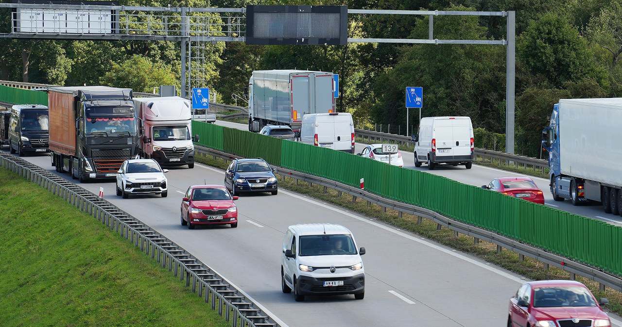 Unia już nie gani Polski za samochody. Jest coś gorszego niż spaliny z rur