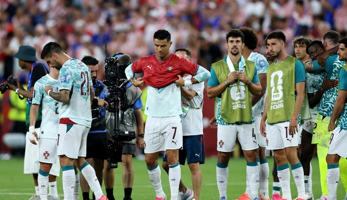 Spotkanie gigantów i koniec kariery gwiazdy. To działo się nocą na mundialu