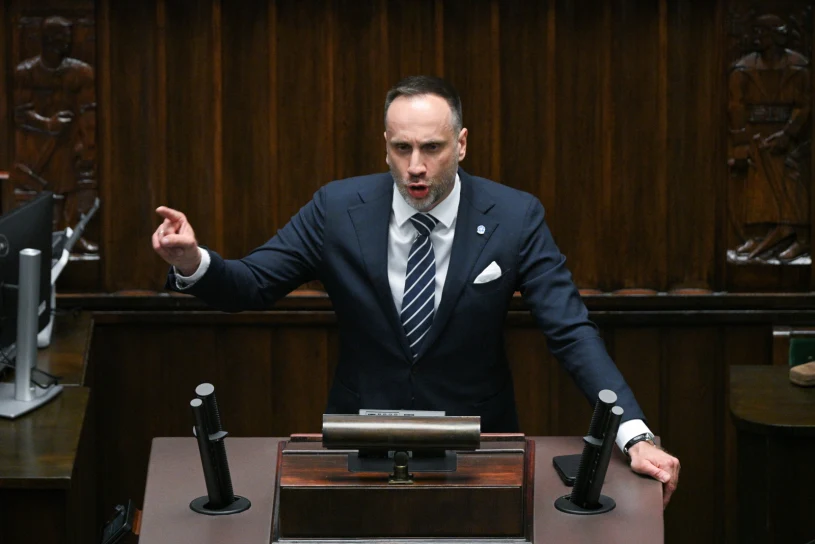 "Zdarza się". Poseł użył nie swojej karty do głosowania. Marszałek grzmi