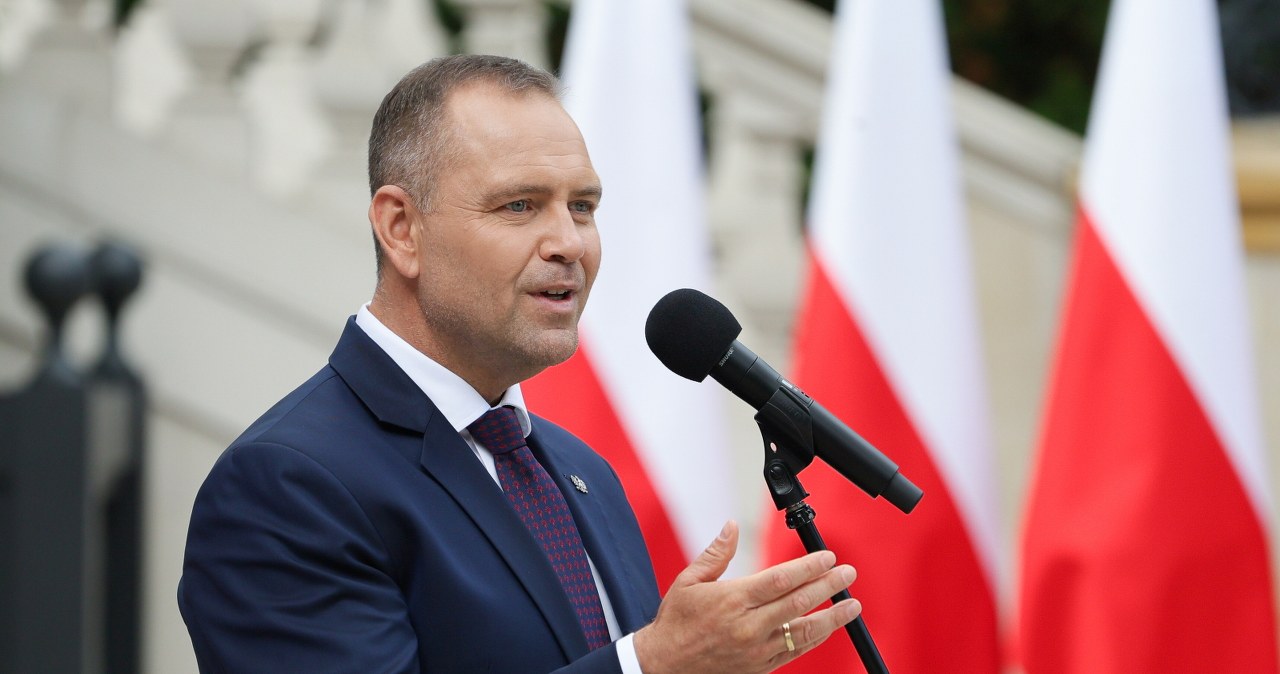 "Sprawdzajmy towar, jaki kupujemy". Poseł zadrwił z Nawrockiego