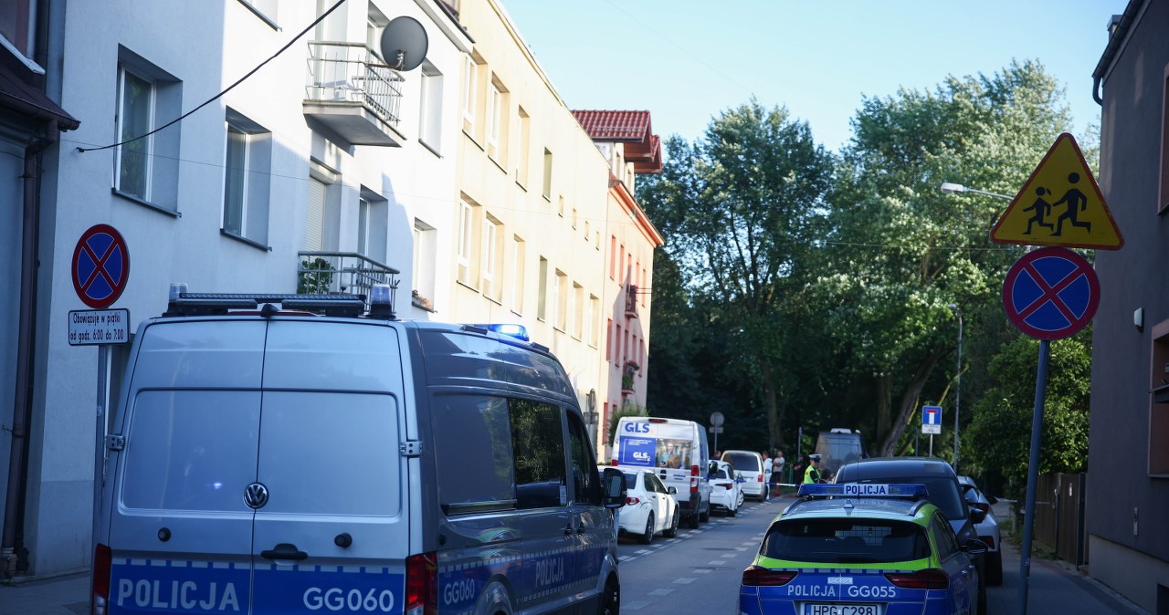 Skawina. Cztery ciała odnalezione w mieszkaniu. Nowe informacje po tragedii Skawina. Cztery ciała odnalezione w mieszkaniu. Nowe informacje po tragedii