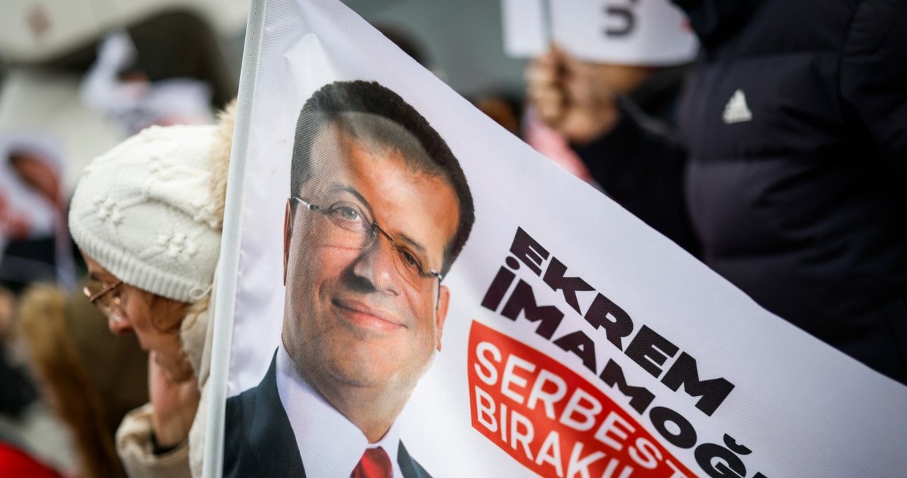 Turcja. 2352 lata więzienia grozi rywalowi Erdogana. Imamoglu przed sądem Turcja. 2352 lata więzienia grozi rywalowi Erdogana. Imamoglu przed sądem