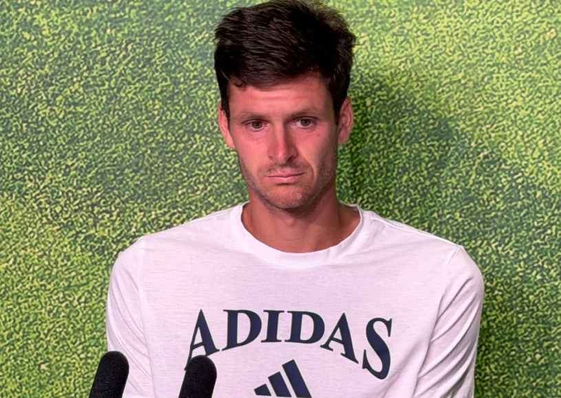 Hurkacz skreczował na Wimbledonie z urazem pleców i brzucha