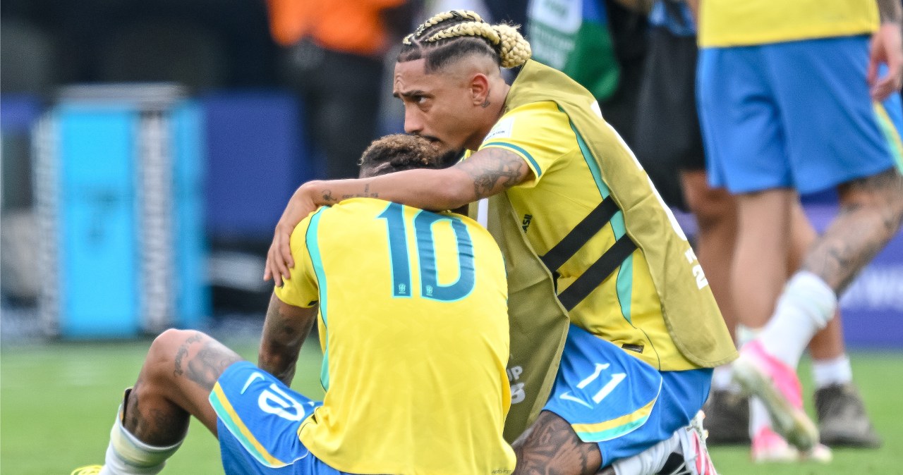 Wrze po sensacji na mundialu. Łzy Neymara, Brazylijczycy już mają winnego