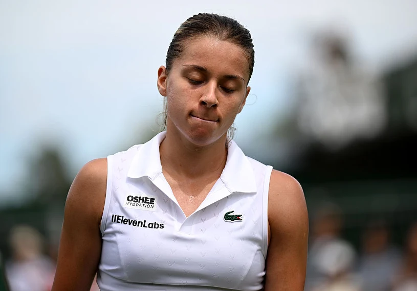 Chwalińska odpadła z Wimbledonu po kontuzji — trener: mogła zagrać wcześniej na trawie
