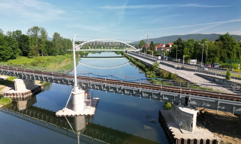 Koleją szybciej w Beskidy. PKP PLK kończy modernizację kluczowej linii