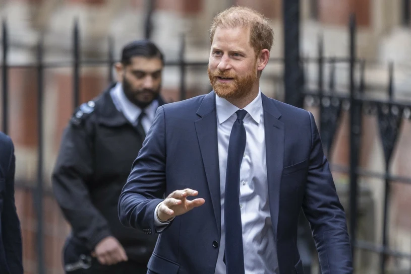 Zwrot zaraz przed przyjazdem księcia Harry'ego. Pałac Buckingham komentuje