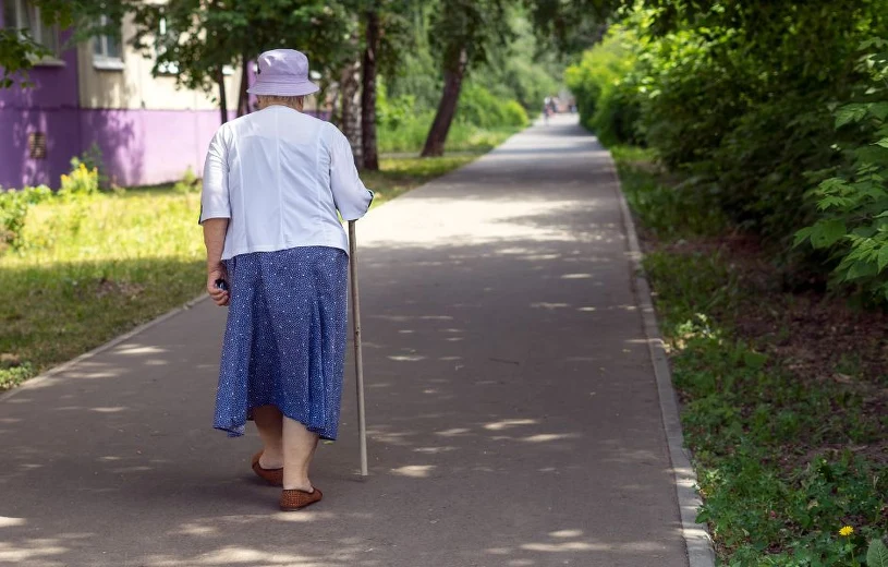 Zmiana chodu może być wczesnym sygnałem demencji