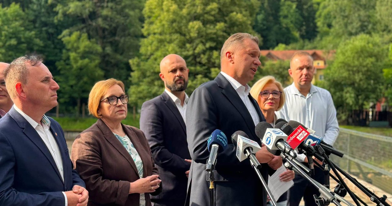 Śnięte ryby w rzece Bóbr. Politycy PiS zwracają się z apelem do Tokarczuk Śnięte ryby w rzece Bóbr. Politycy PiS zwracają się z apelem do Tokarczuk