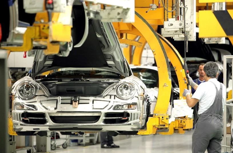 Porsche musiało ujawnić pensje pracowników. Niemcy przecierają oczy