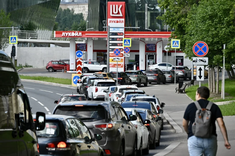 Rosjanom coraz bardziej brakuje benzyny. Rzucili się montować LPG