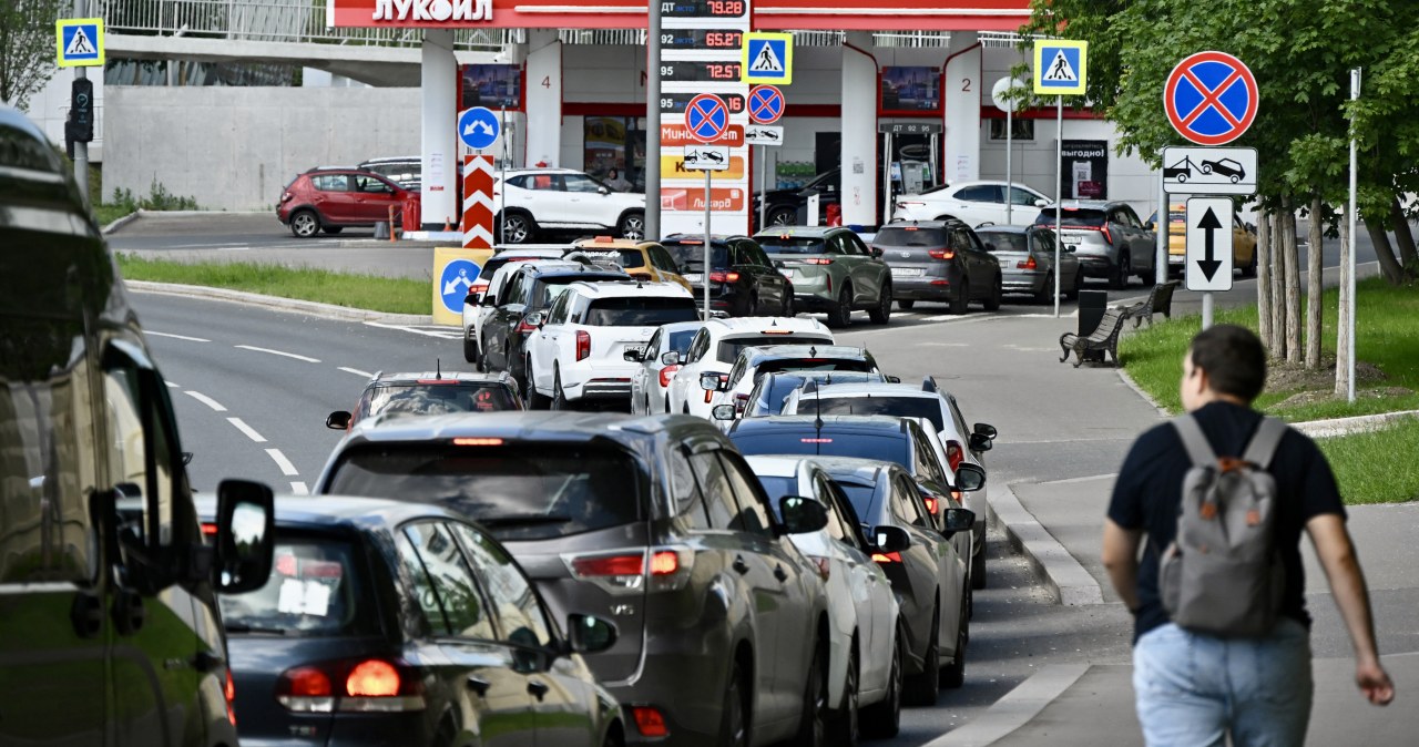 Rosjanom coraz bardziej brakuje benzyny. Rzucili się montować LPG
