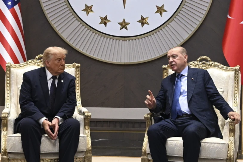 "Moglibyśmy wycofać wszystkich żołnierzy". Trump ostrzega sojuszników