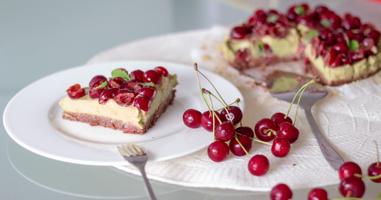To ciasto z czereśniami zrobisz w kwadrans. Bez włączania piekarnika