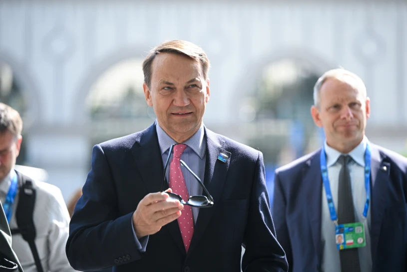 Sikorski odpowiedział Kijowowi. "Lepiej tonować emocje"