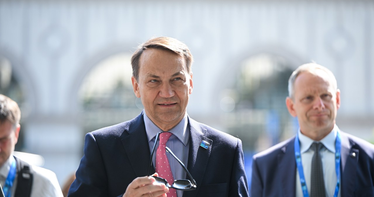 Sikorski odpowiedział Kijowowi. "Lepiej tonować emocje"