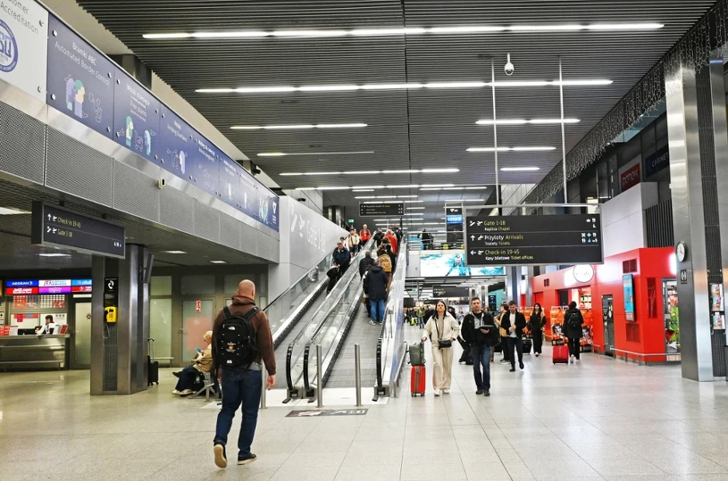 EU Border System EES Causes Airport Chaos: Queues and Flights Leaving Without Passengers