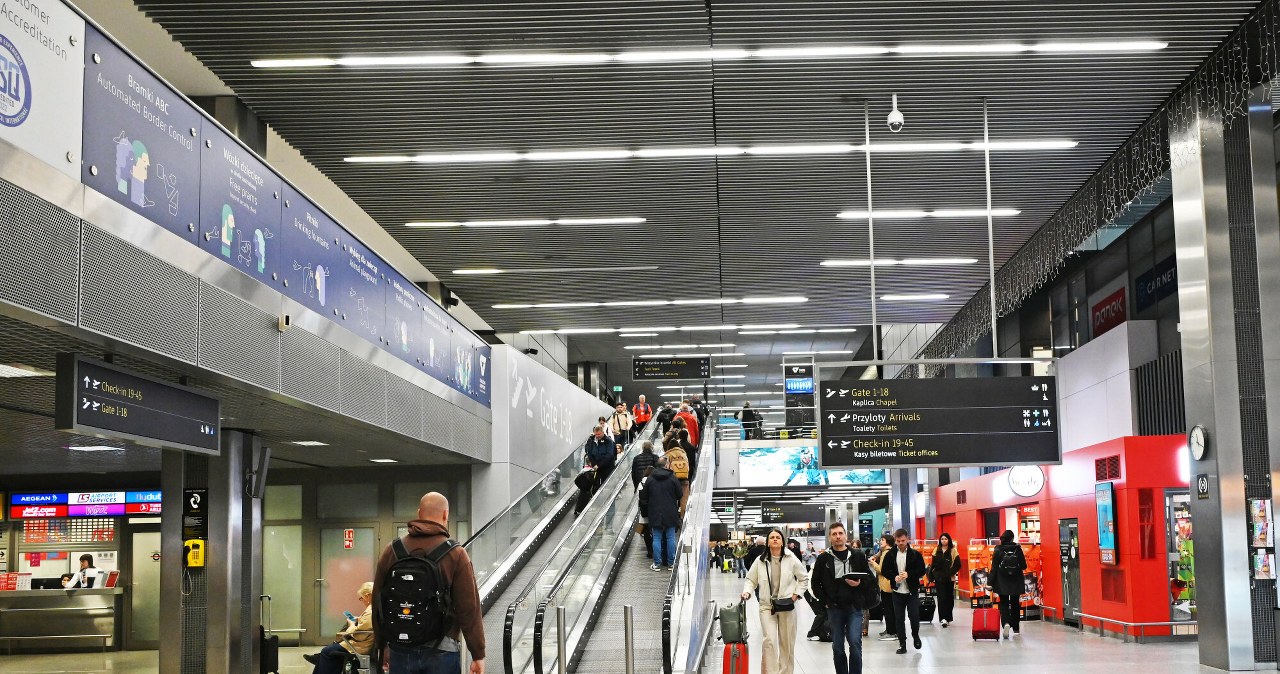 Chaos na lotniskach w całej Europie. "Mówiliśmy im, iż tak się stanie"
