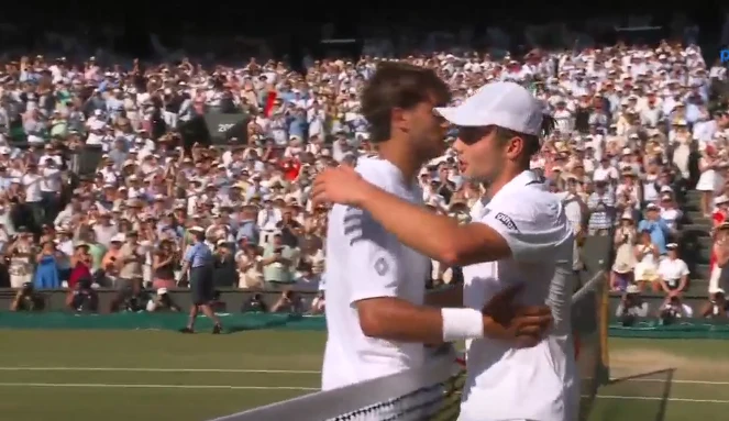 As na zakończenie! Fery napisał historię Wimbledonu [WIDEO]