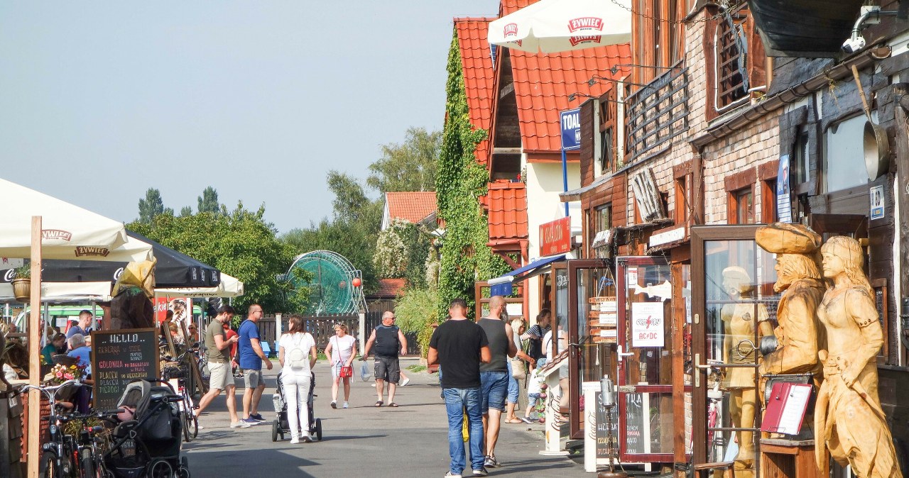 Jedna opłata źródłem "paragonów grozy"? Sprawdzamy stawki nad morzem