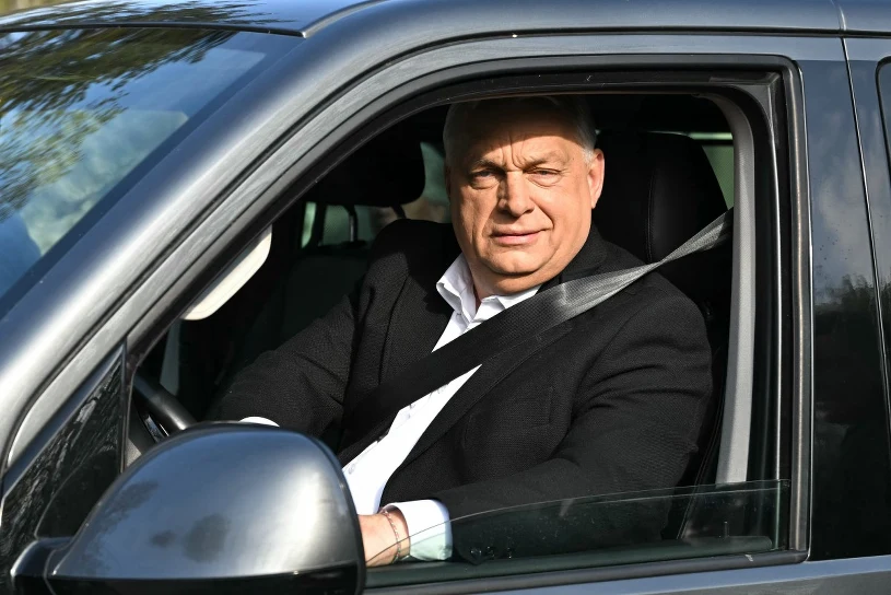 Orban ma pojawić się w Polsce. Zareagował Sikorski, wystarczyły trzy słowa