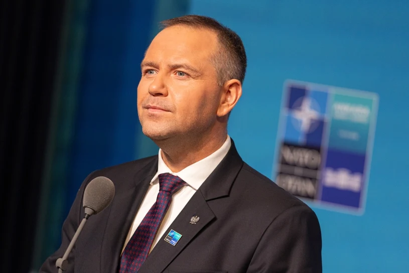 Sondaż: większość Polaków pozytywnie ocenia prezydenturę Nawrockiego