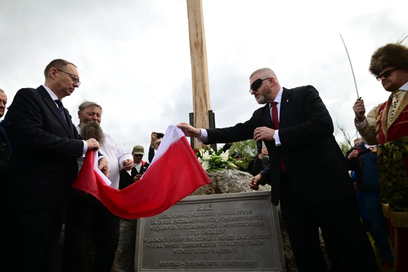 Braun odsłonił tablicę w Jedwabnem. Obchody 85. rocznicy zbrodni
