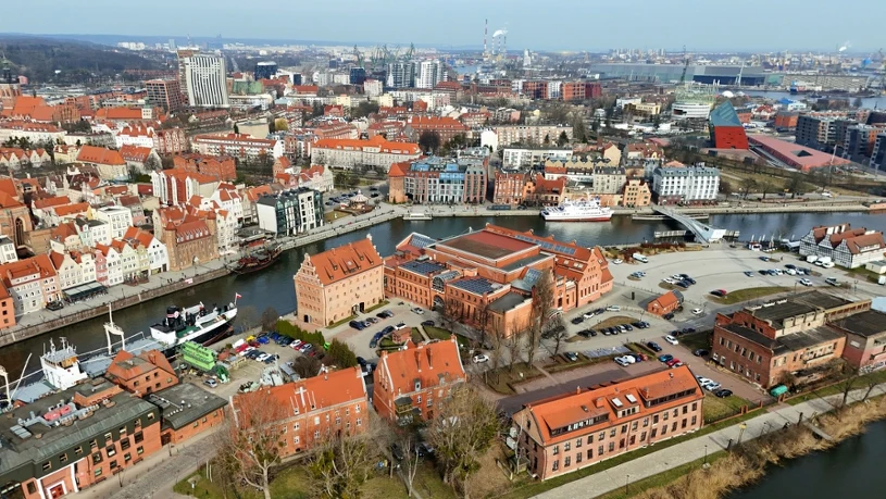Ciało w basenie i zmowa milczenia? 