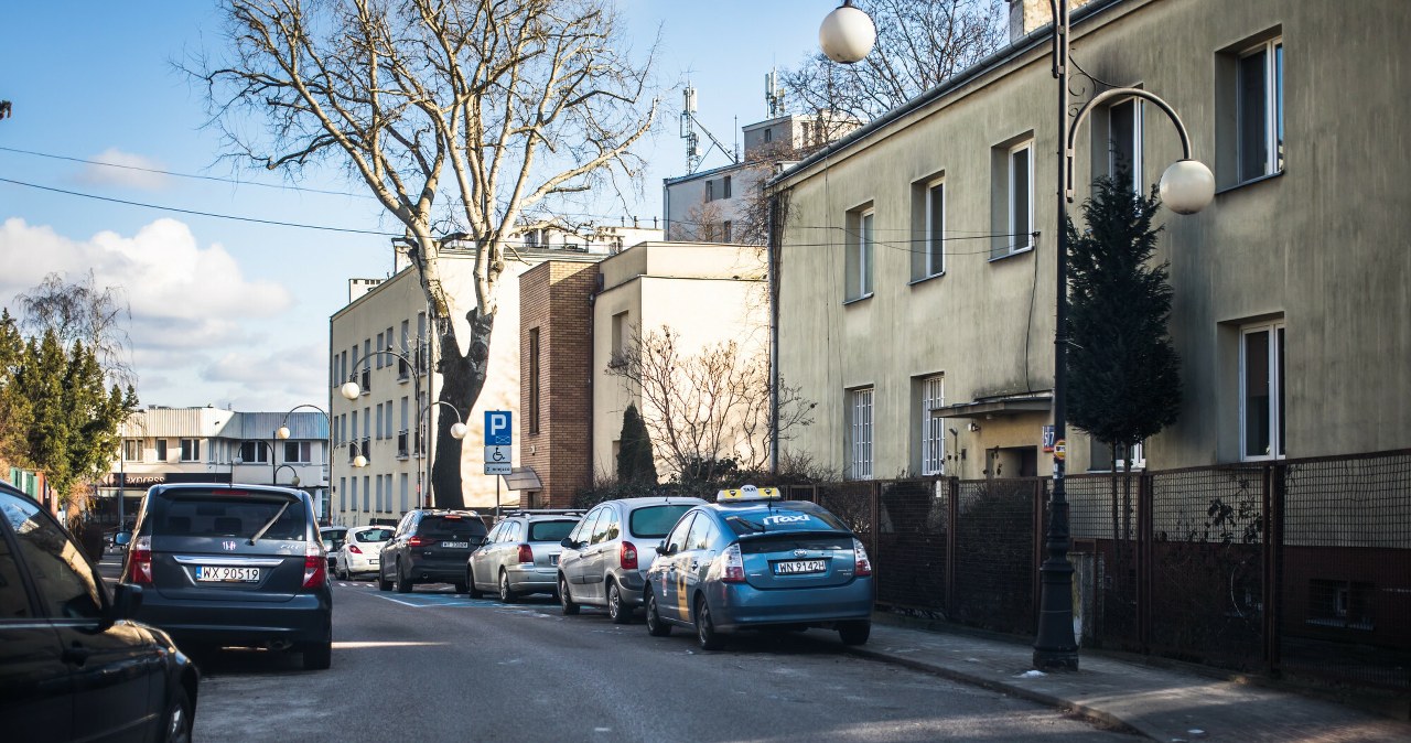 W ten sposób nie parkuj auta pod domem. Może skończyć się mandatem