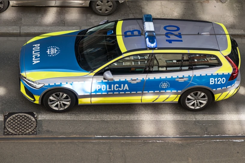 Atak na policjanta w Warszawie. Są ranni