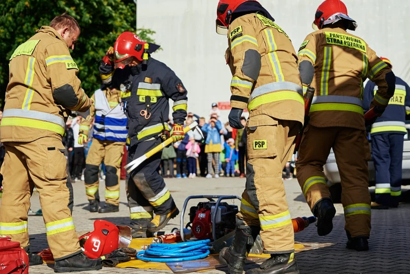 Straż Pożarna ma 1700 wakatów — zarobki od 6 do 32 tys. zł brutto