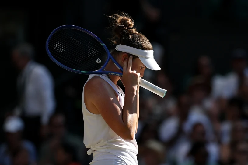 Muchova odwróciła losy finału Wimbledonu, Noskova zatykała uszy na okrzyki kibiców