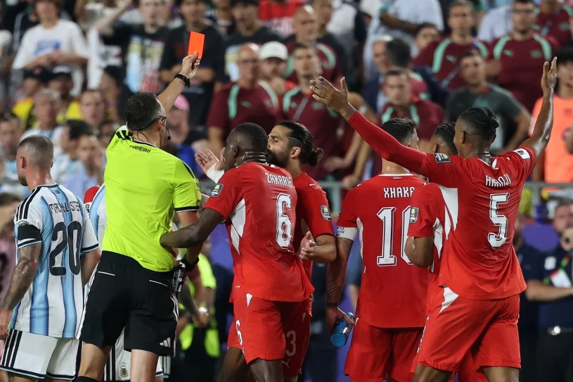 Embolo sent off and lost composure in Argentina–Switzerland World Cup quarter-final