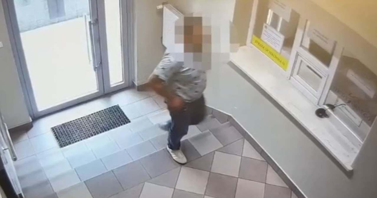 Pijany kierowca przyjechał na komisariat. Potem przyznał się dyżurnemu