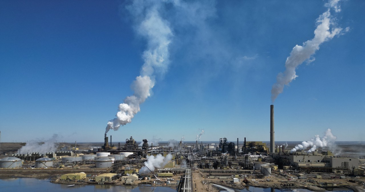 CO2 trafi do podziemnych magazynów. Największy projekt na świecie