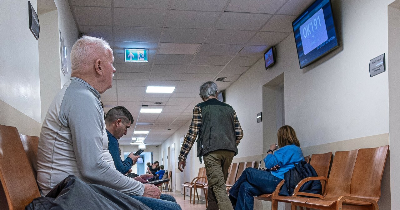 Piaseczno. Media: Radni KO korzystali z przychodni bez kolejki Piaseczno. Media: Radni KO korzystali z przychodni bez kolejki
