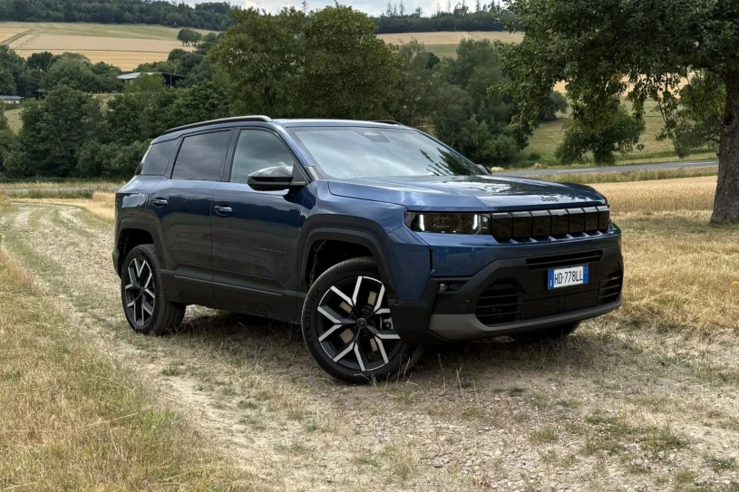 Jeep Compass PHEV to złoty środek. 225 KM, 8 s do setki