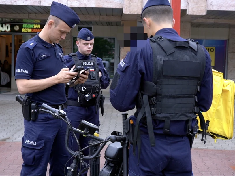 Policjanci kontrolowali elektryczne hulajnogi. Posypały się mandaty