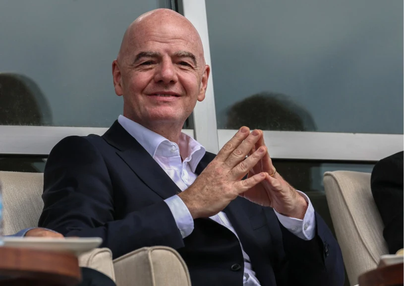 Burza po decyzji Infantino. Dla szefa FIFA nagięli swoje przepisy