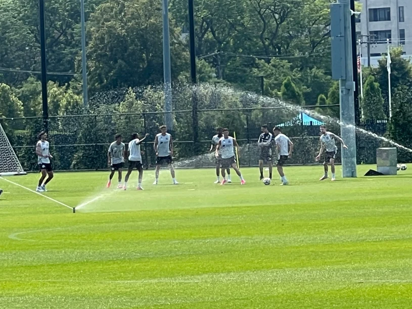 Tak Lewandowskiego przywitali koledzy z drużyny. W Chicago Fire zaskoczeni