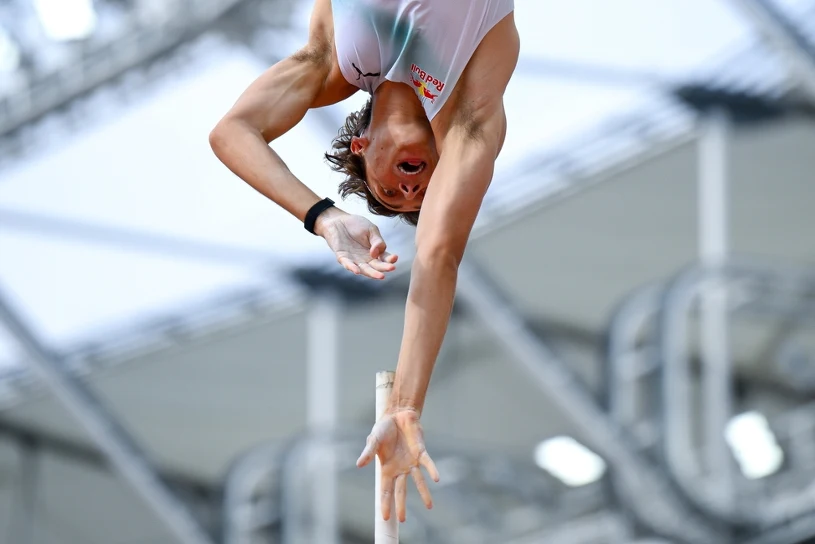 Duplantis fails to clear 6.32m world record attempt in Budapest