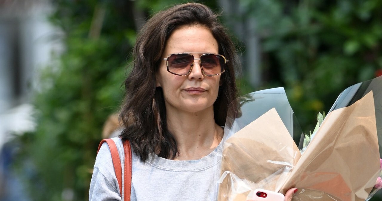 Tak ubrana wyszła na ulicę. Katie Holmes od razu skradła show